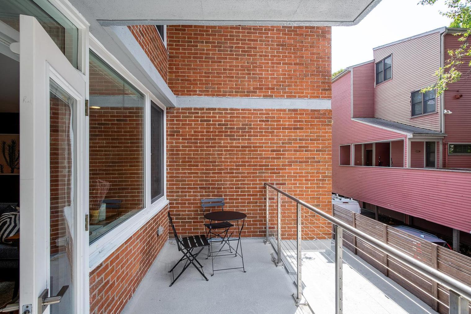 Harvard Sq 1br W Balcony Nr Shops Campus Bos-143 Apartemen *