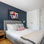 Harvard Sq 1Br W Balcony Nr Shops Campus Bos-143