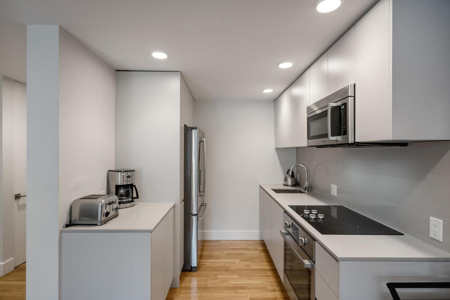 Harvard Sq 1br W Balcony Nr Shops Campus Bos-143 Cambridge