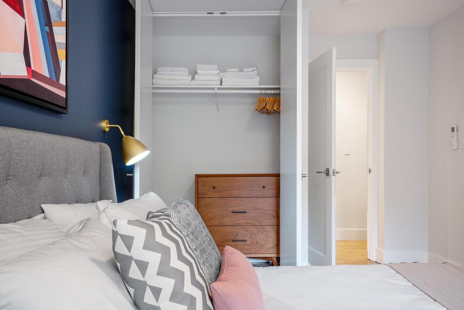 Harvard Sq 1br W Balcony Nr Shops Campus Bos-143 Apartment Cambridge