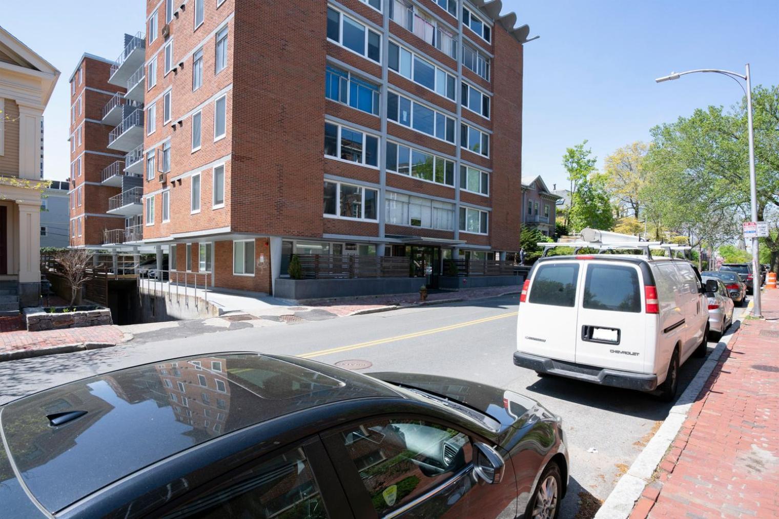 Apartment Harvard Sq 1br W Balcony Nr Shops Campus Bos-143 Cambridge
